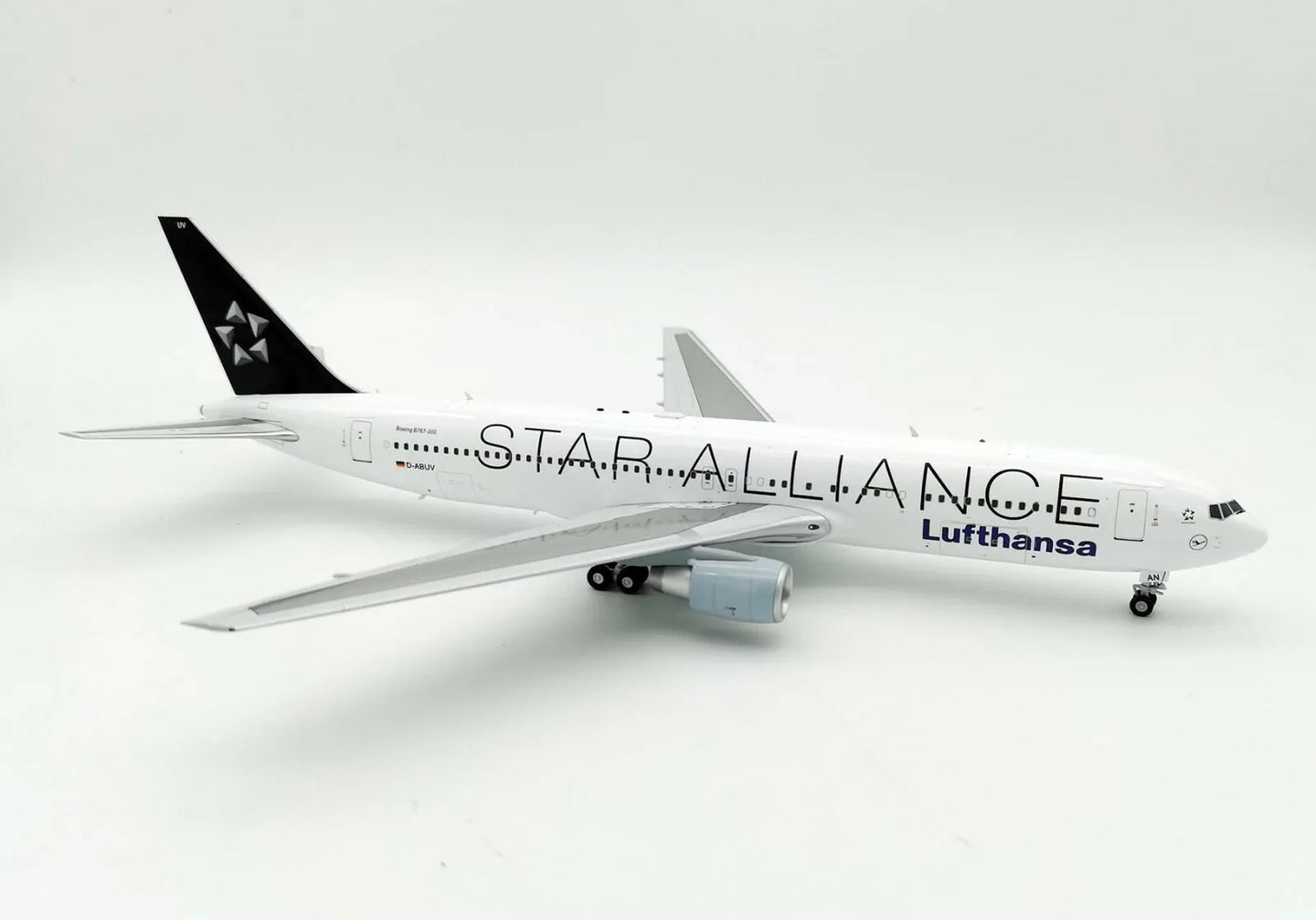 JFOX B767-3Z9/ER LUFTHANSA "STAR ALLIANCE" REG: D-ABUV
