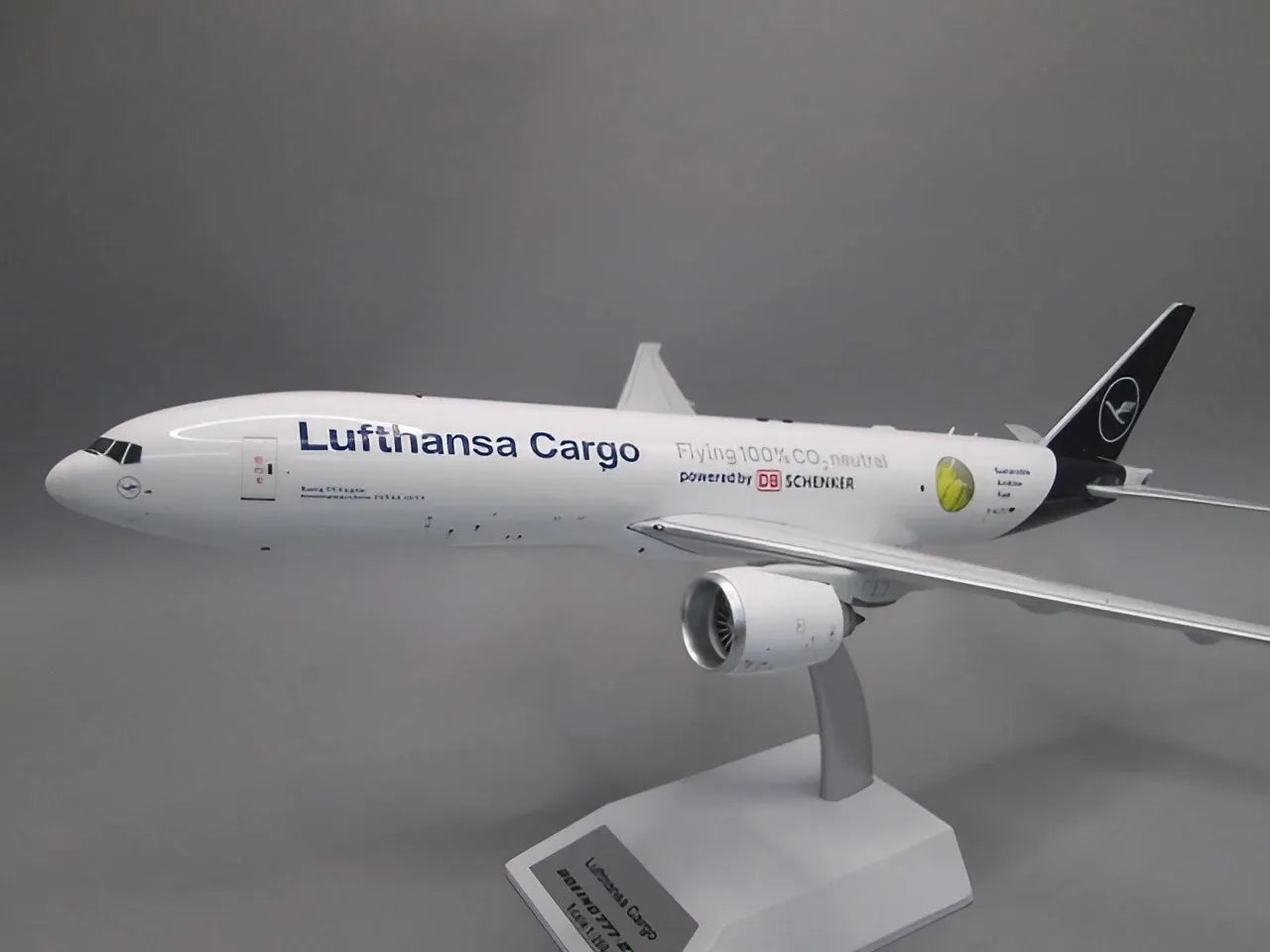 JFOX B777-FBT LUFTHANSA CARGO "SUSTAINABLE AVIATION FUEL" REG: D-ALFG
