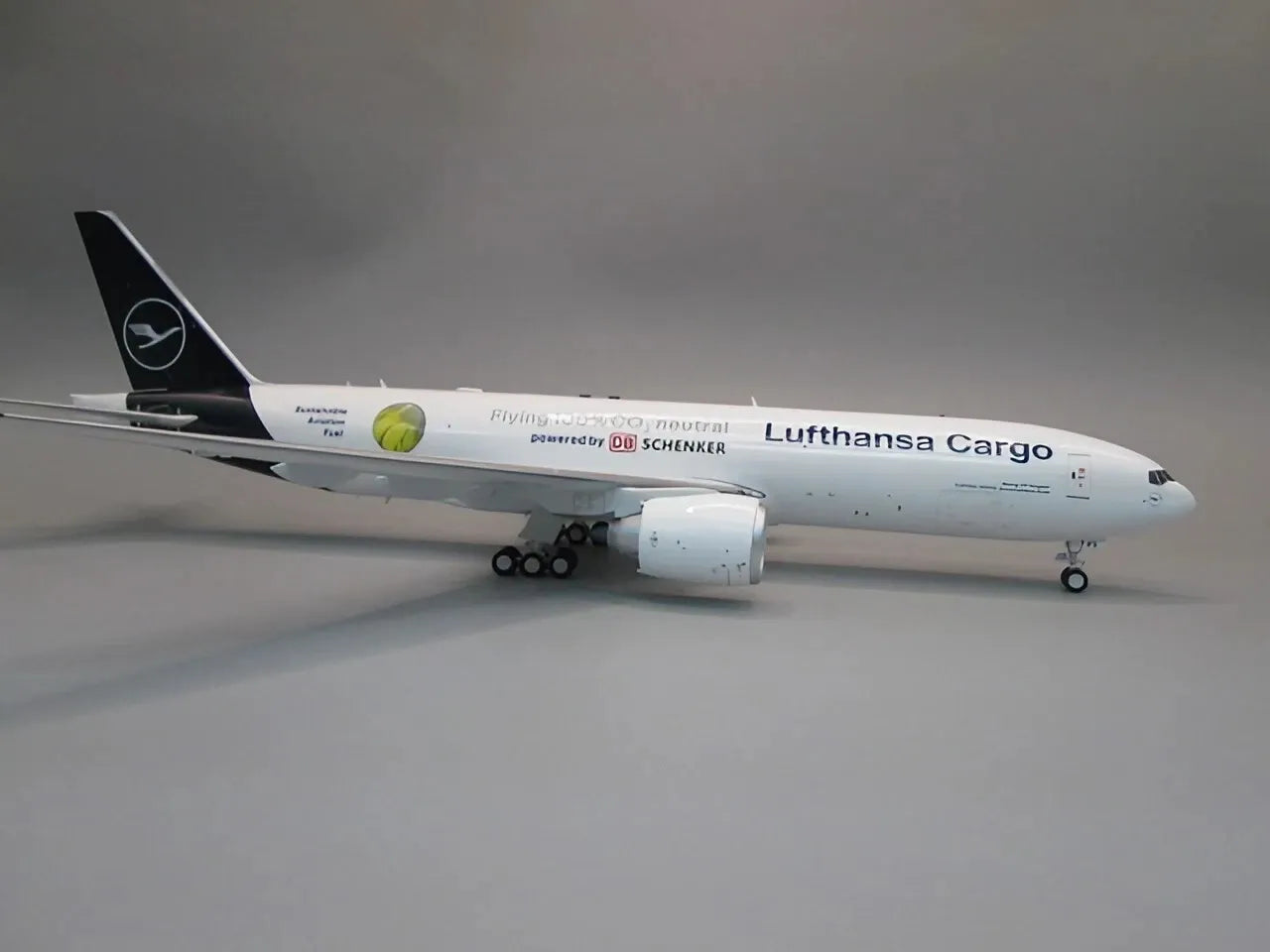 JFOX B777-FBT LUFTHANSA CARGO "SUSTAINABLE AVIATION FUEL" REG: D-ALFG