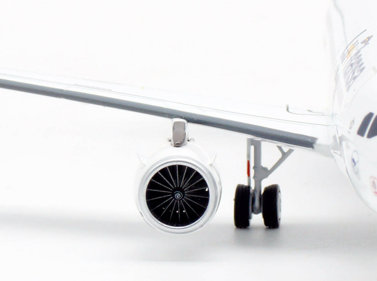 JFOX LUFTHANSA AIRBUS A319-114 REG: D-AILU