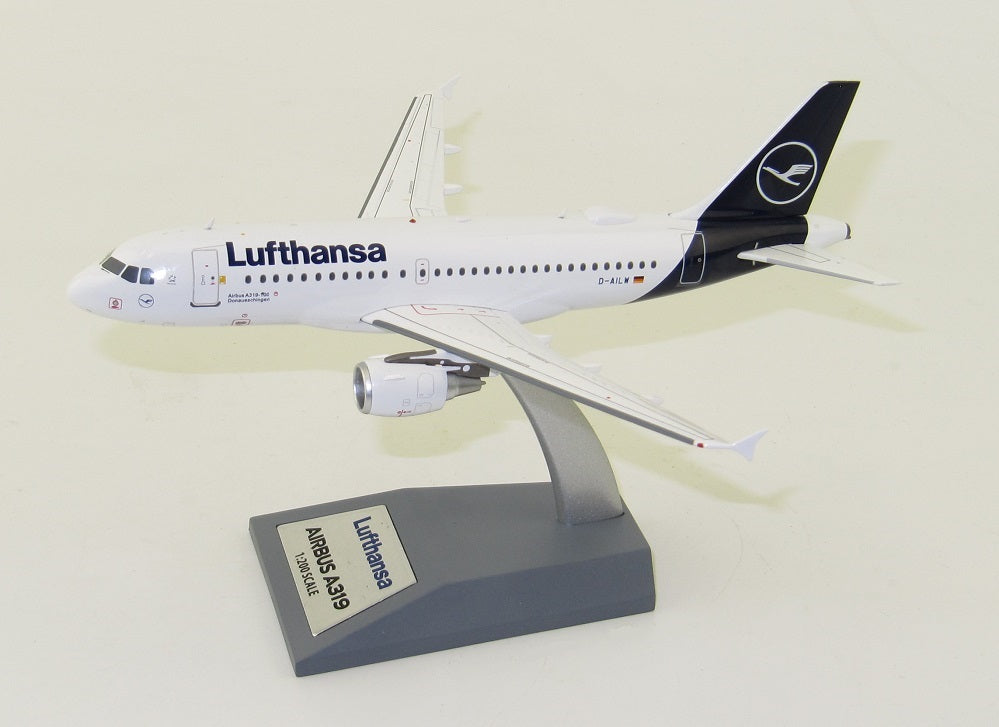 JFOX A319-114 LUFTHANSA REG: D-AILM