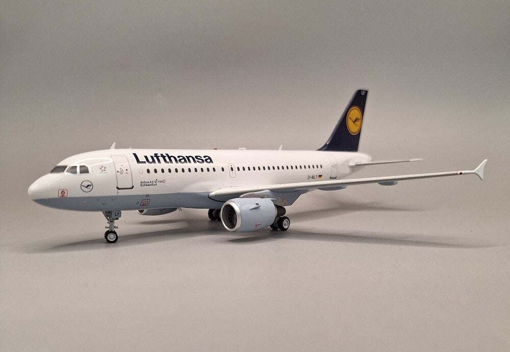 JFOX A319-114 LUFTHANSA REG: D-AILY WITH STAND