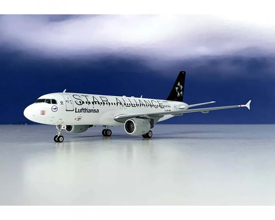 JFOX STAR ALLIANCE LUFTHANSA A320-211 REG: D-AIPC