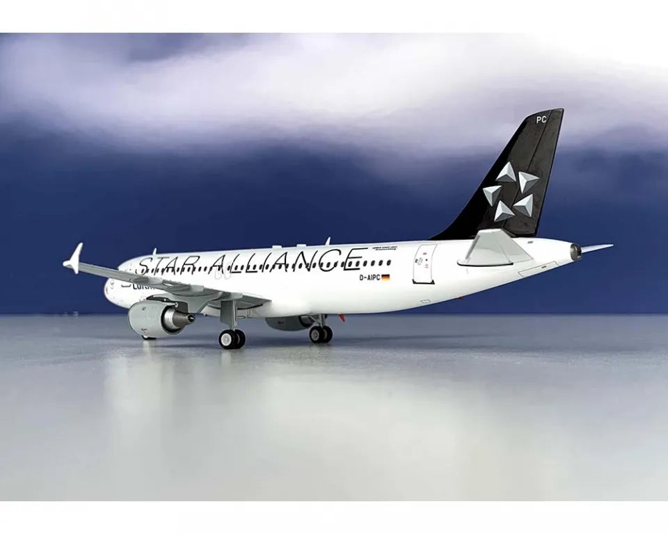 JFOX STAR ALLIANCE LUFTHANSA A320-211 REG: D-AIPC