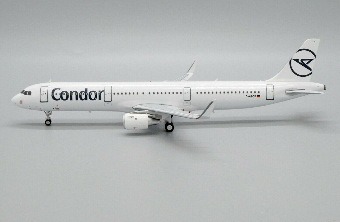 JFOX AIRBUS A321-211 CONDOR REG: D-ATCF