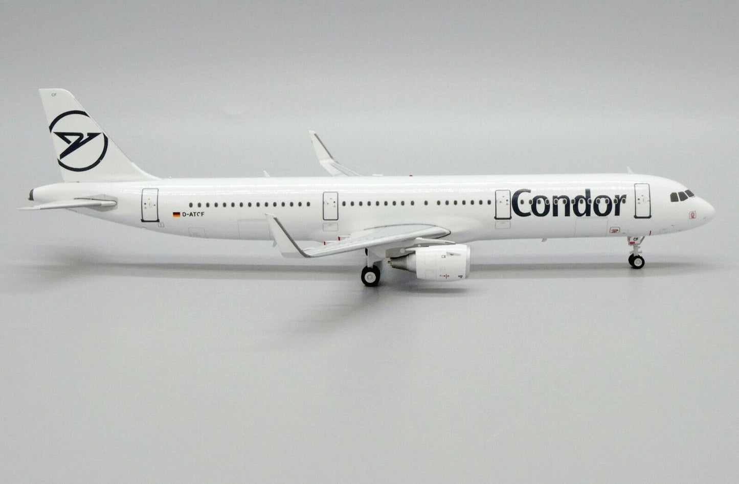 JFOX AIRBUS A321-211 CONDOR REG: D-ATCF