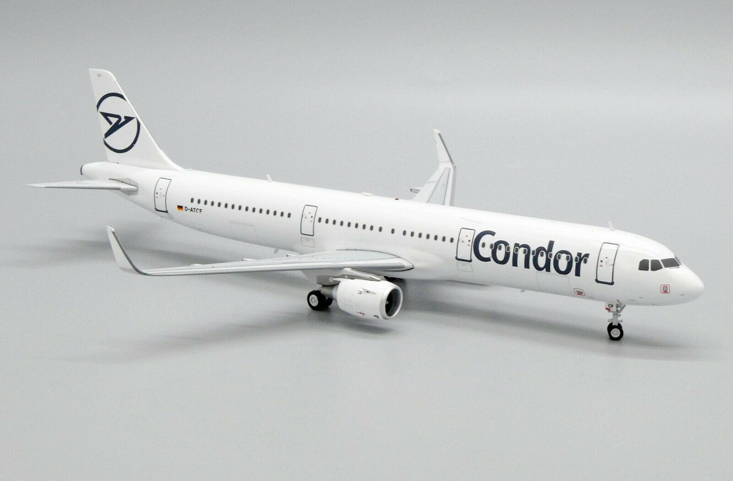 JFOX AIRBUS A321-211 CONDOR REG: D-ATCF