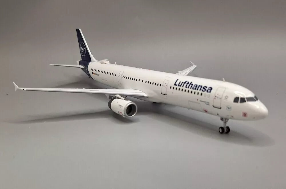 JFOX A321-231 LUFTHANSA REG: D-AISK