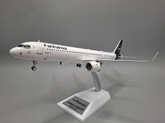 JFOX A321-211NX LUFTHANSA REG: D-AIEH WITH STAND