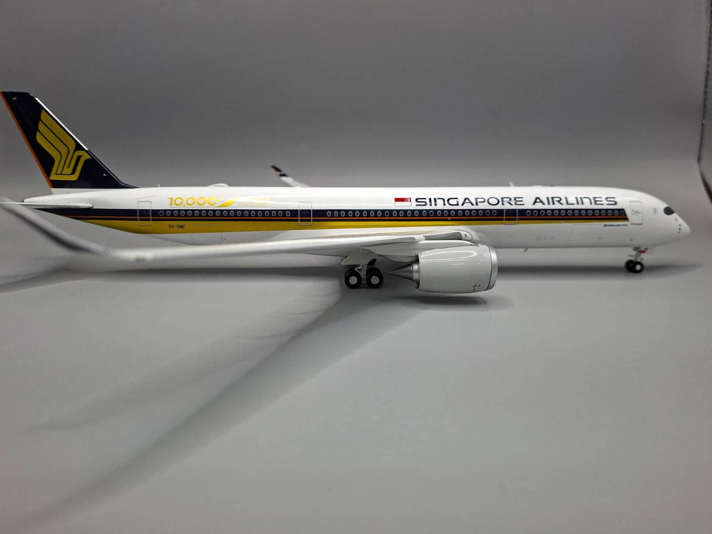 JFOX A350-941 SINGAPORE AIRLINES "10000TH AIRBUS" REG: 9V-SMF