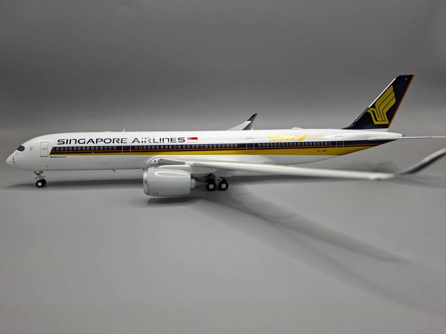 JFOX A350-941 SINGAPORE AIRLINES "10000TH AIRBUS" REG: 9V-SMF