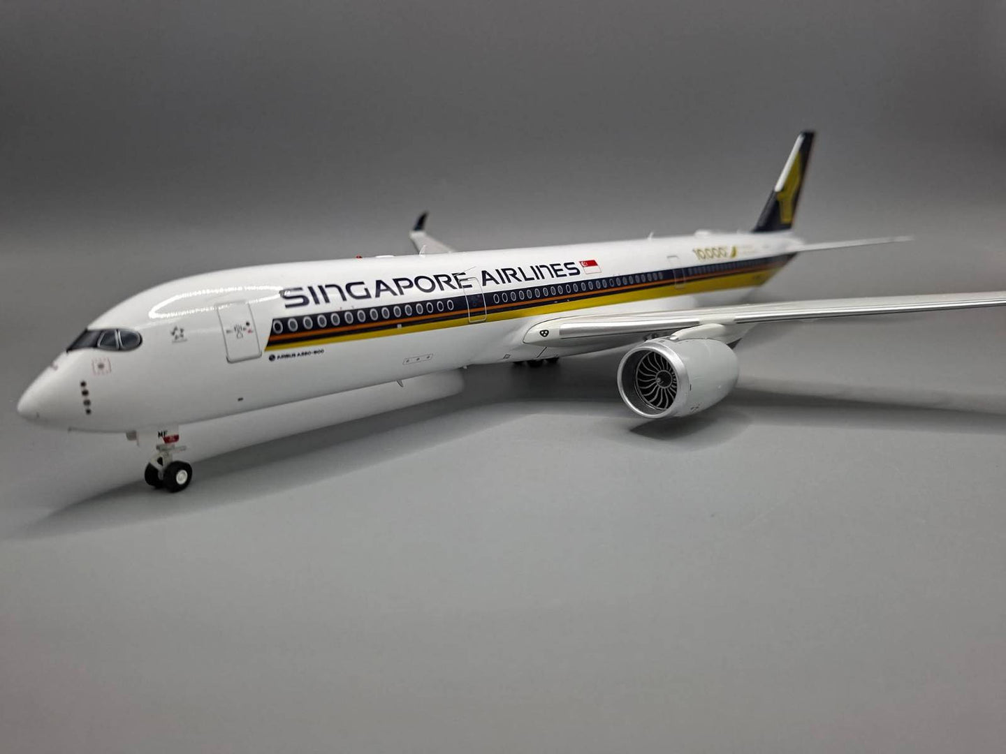 JFOX A350-941 SINGAPORE AIRLINES "10000TH AIRBUS" REG: 9V-SMF