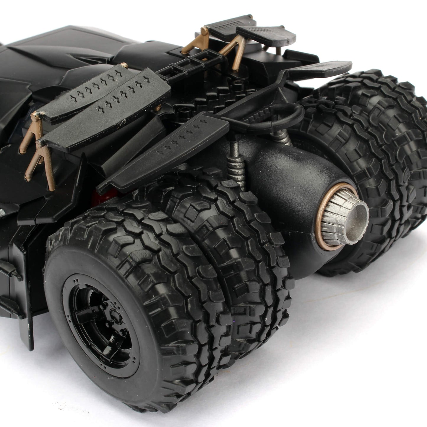 JADA TUMBLER BATMOBILE AND DARK KNIGHT BATMAN FIGURE