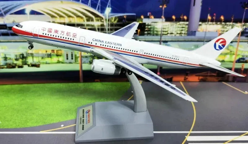 KJ MODELS B767-3W0ER CHINA EASTERN AIRLINES REG: B-5001
