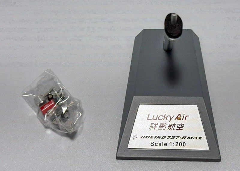 KJ MODELS B737-8MAX LUCKYAIR REG: B-206N