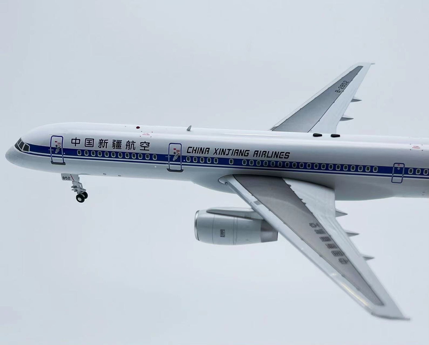 AVIATION 200 B757-2Q8 CHINA XINJIANG AIRLINES REG: B-2852