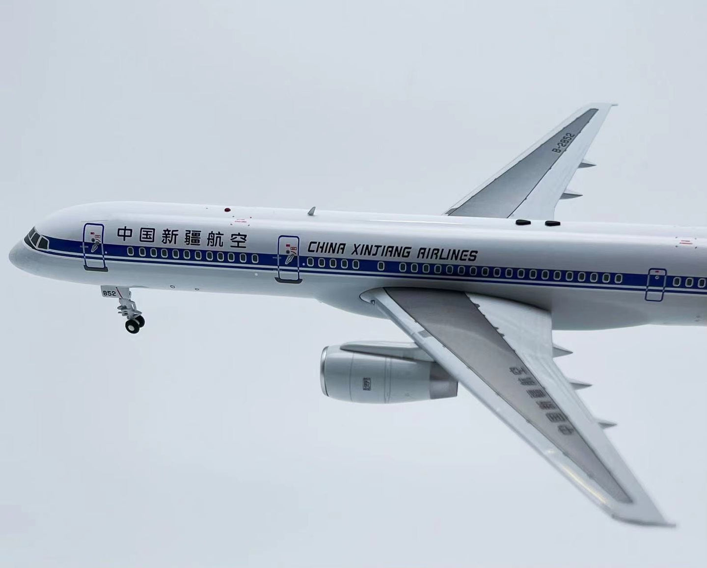 AVIATION 200 B757-2Q8 CHINA XINJIANG AIRLINES REG: B-2852