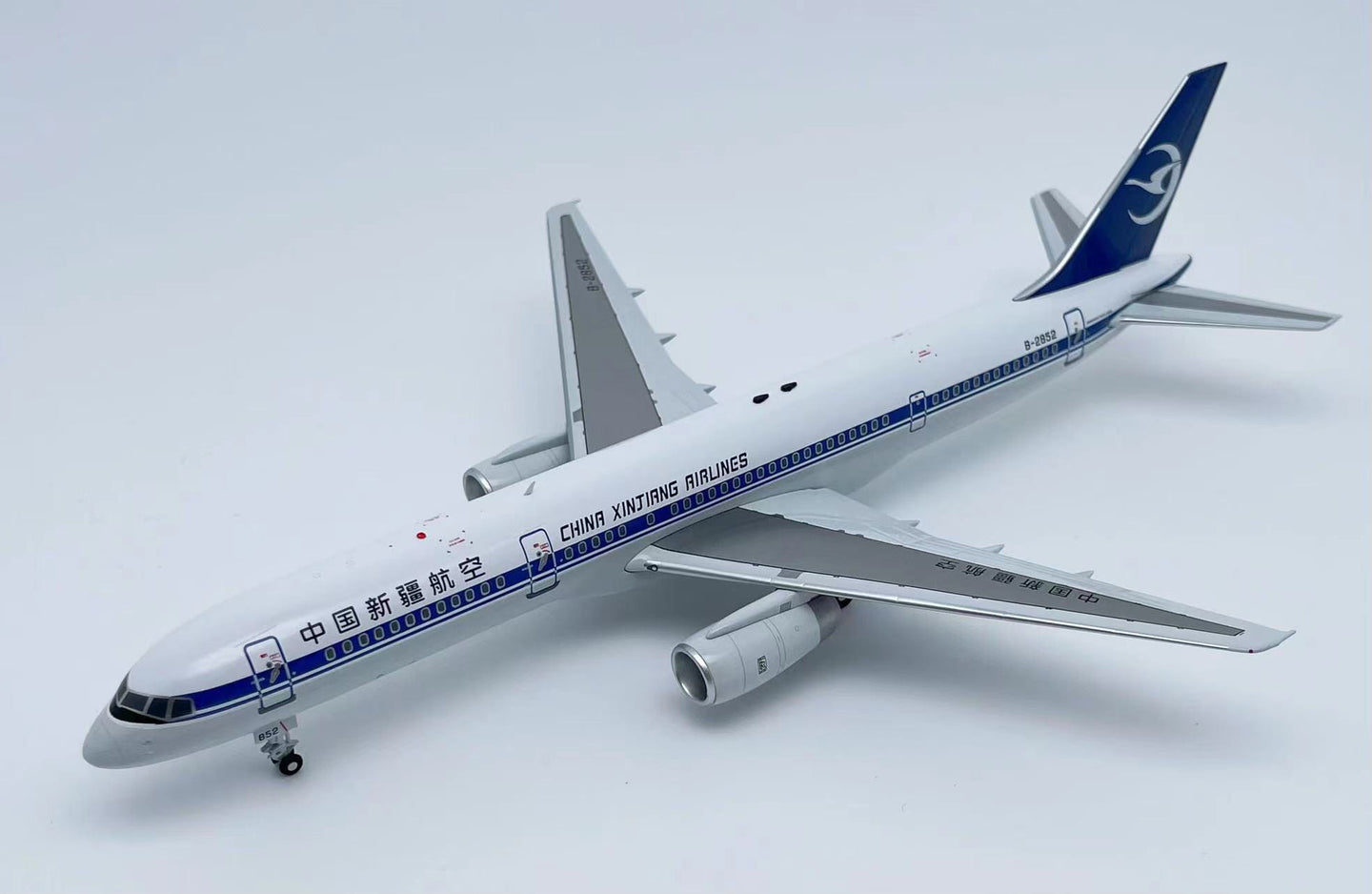 AVIATION 200 B757-2Q8 CHINA XINJIANG AIRLINES REG: B-2852