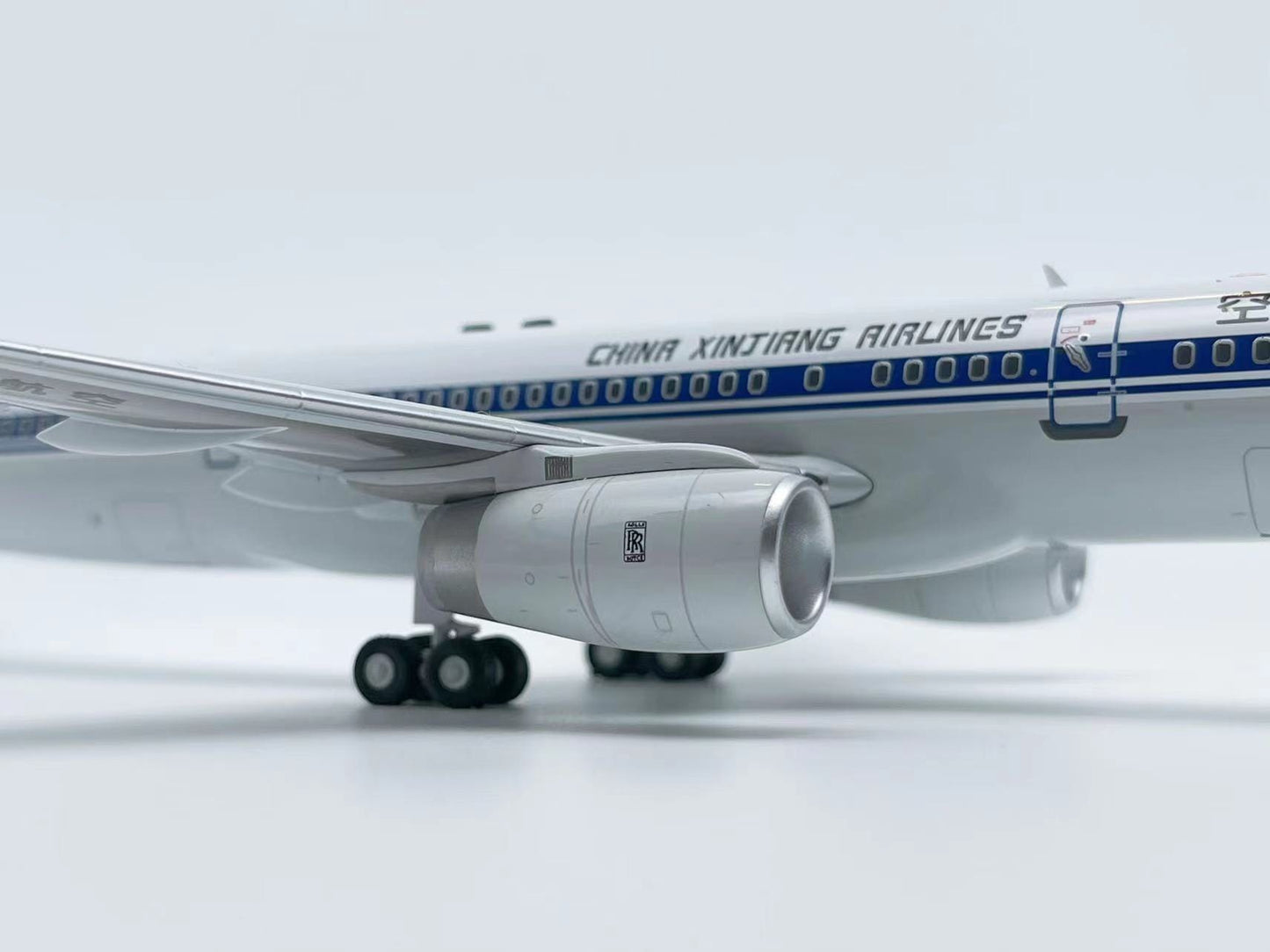 AVIATION 200 B757-2Q8 CHINA XINJIANG AIRLINES REG: B-2852
