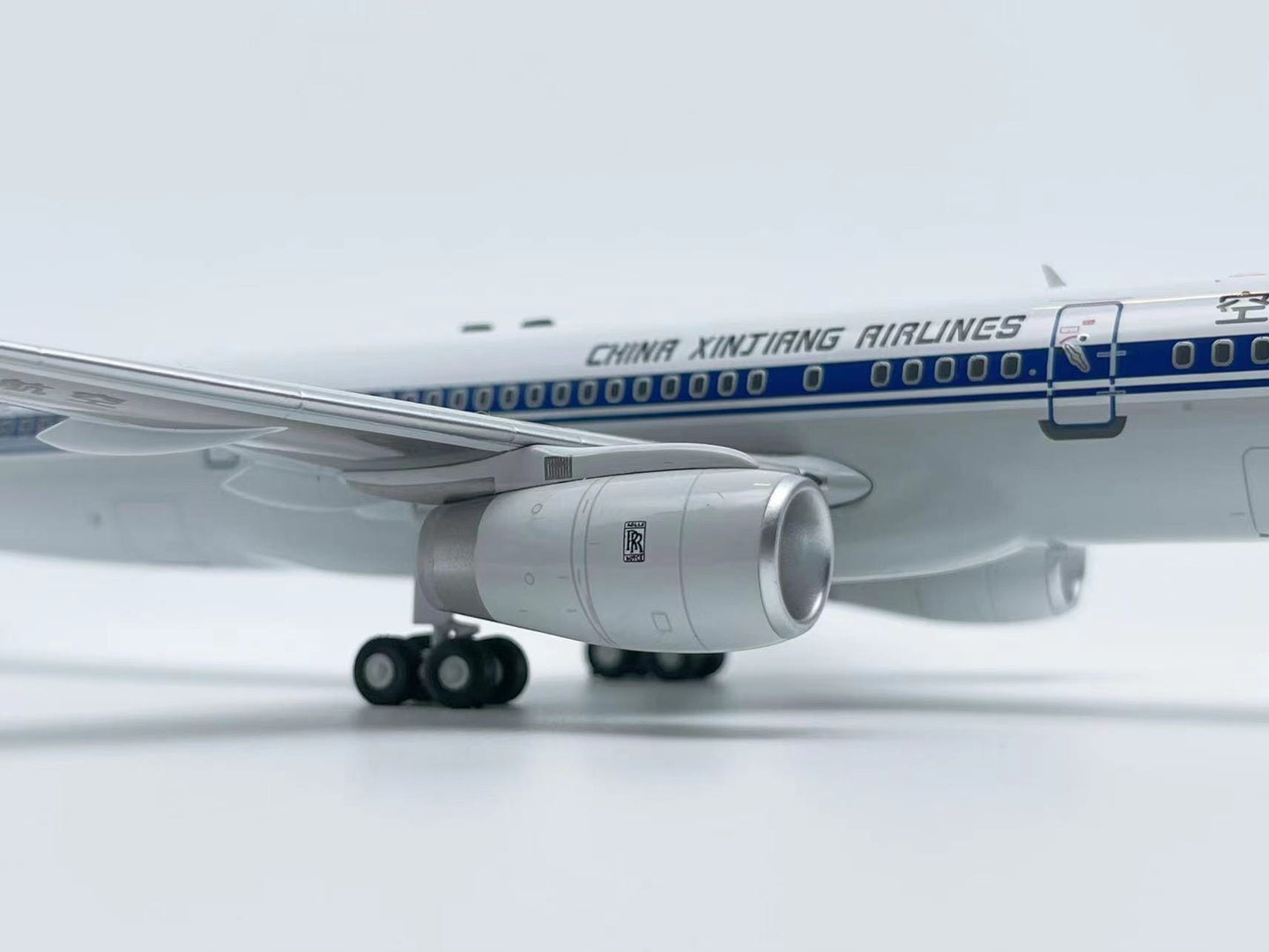 AVIATION 200 B757-2Q8 CHINA XINJIANG AIRLINES REG: B-2852