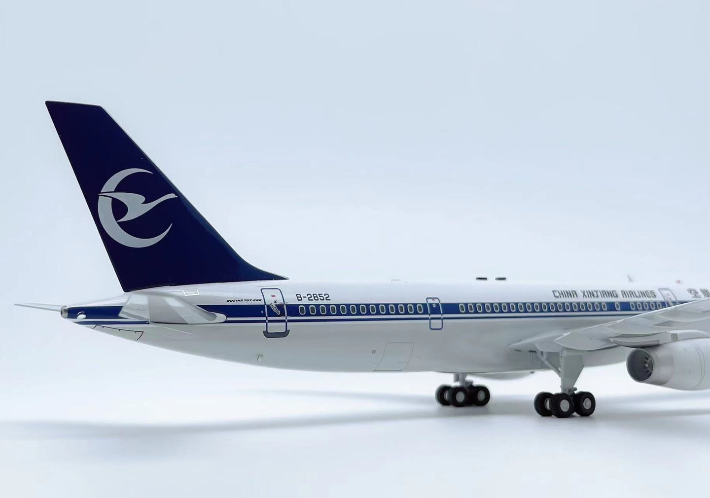 AVIATION 200 B757-2Q8 CHINA XINJIANG AIRLINES REG: B-2852