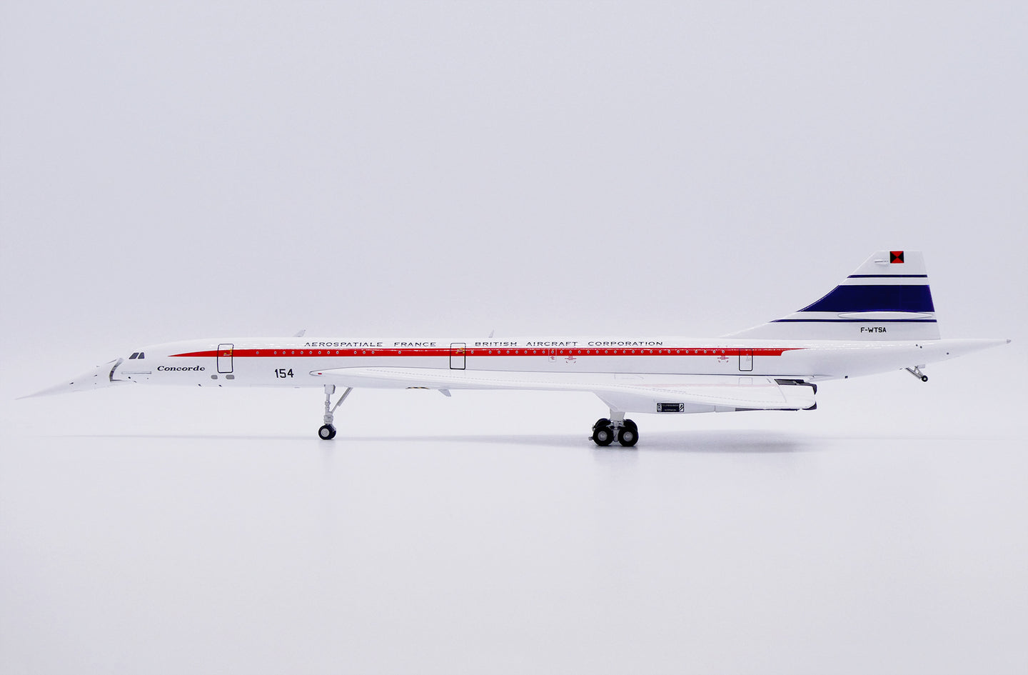 KJ MODELS AÉROSPATIALE-BAC CONCORDE HOUSE COLOURS REG: F-WTSA