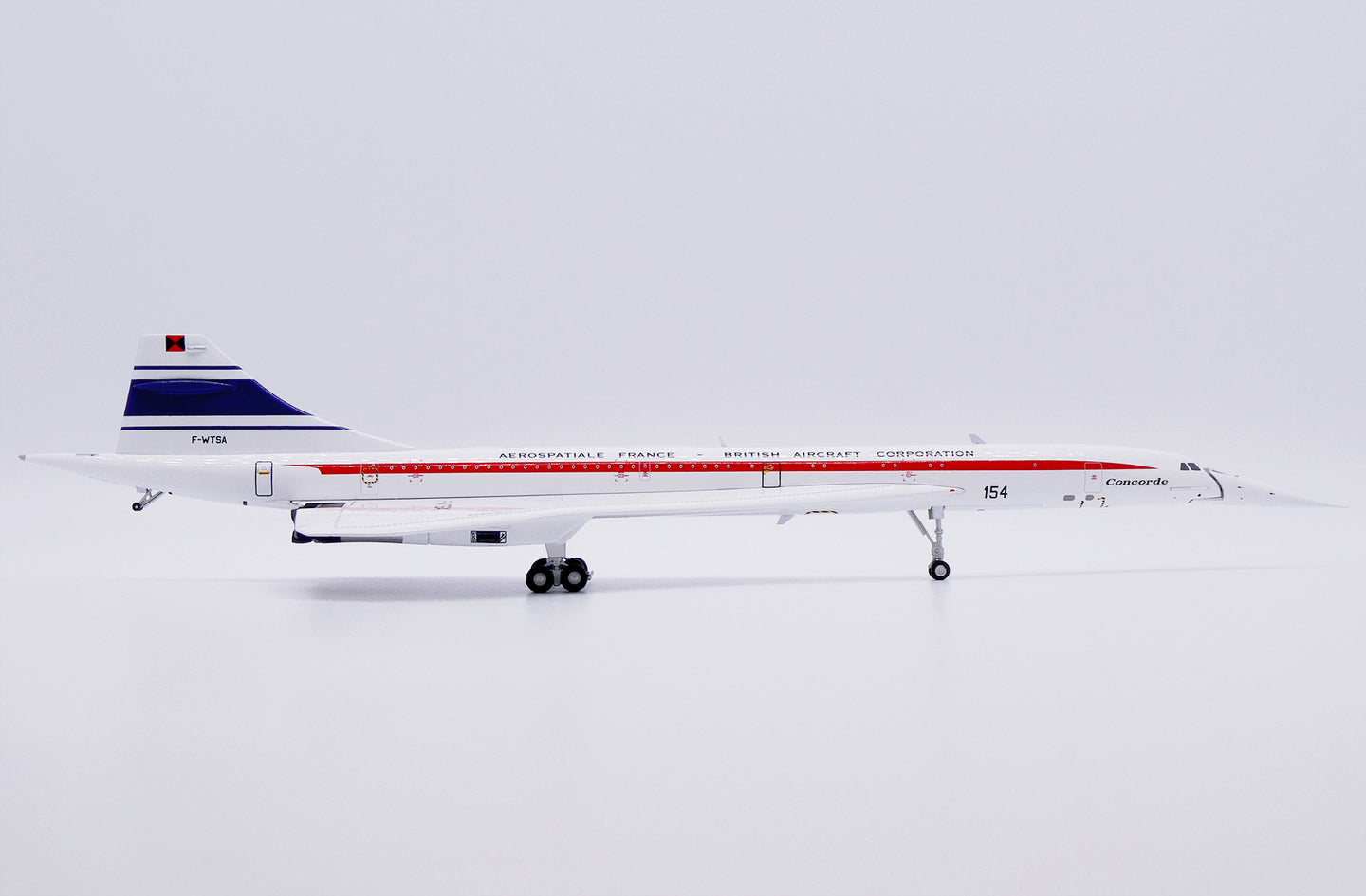 KJ MODELS AÉROSPATIALE-BAC CONCORDE HOUSE COLOURS REG: F-WTSA