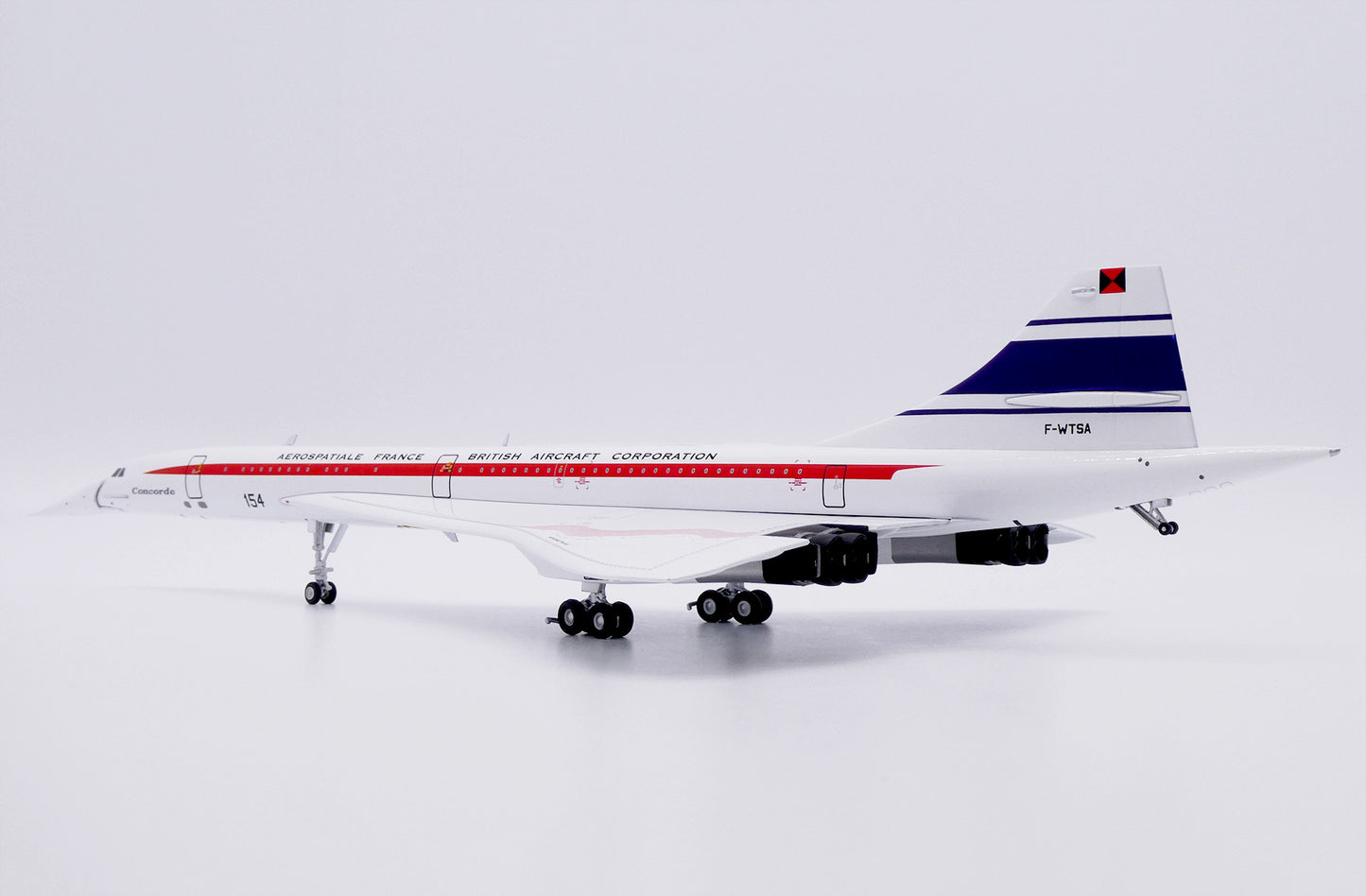 KJ MODELS AÉROSPATIALE-BAC CONCORDE HOUSE COLOURS REG: F-WTSA