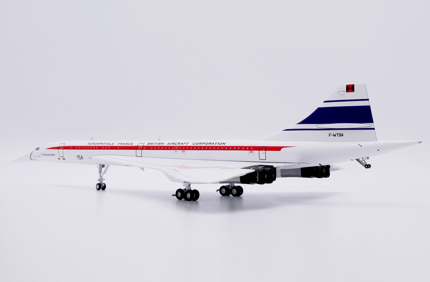 KJ MODELS AÉROSPATIALE-BAC CONCORDE HOUSE COLOURS REG: F-WTSA