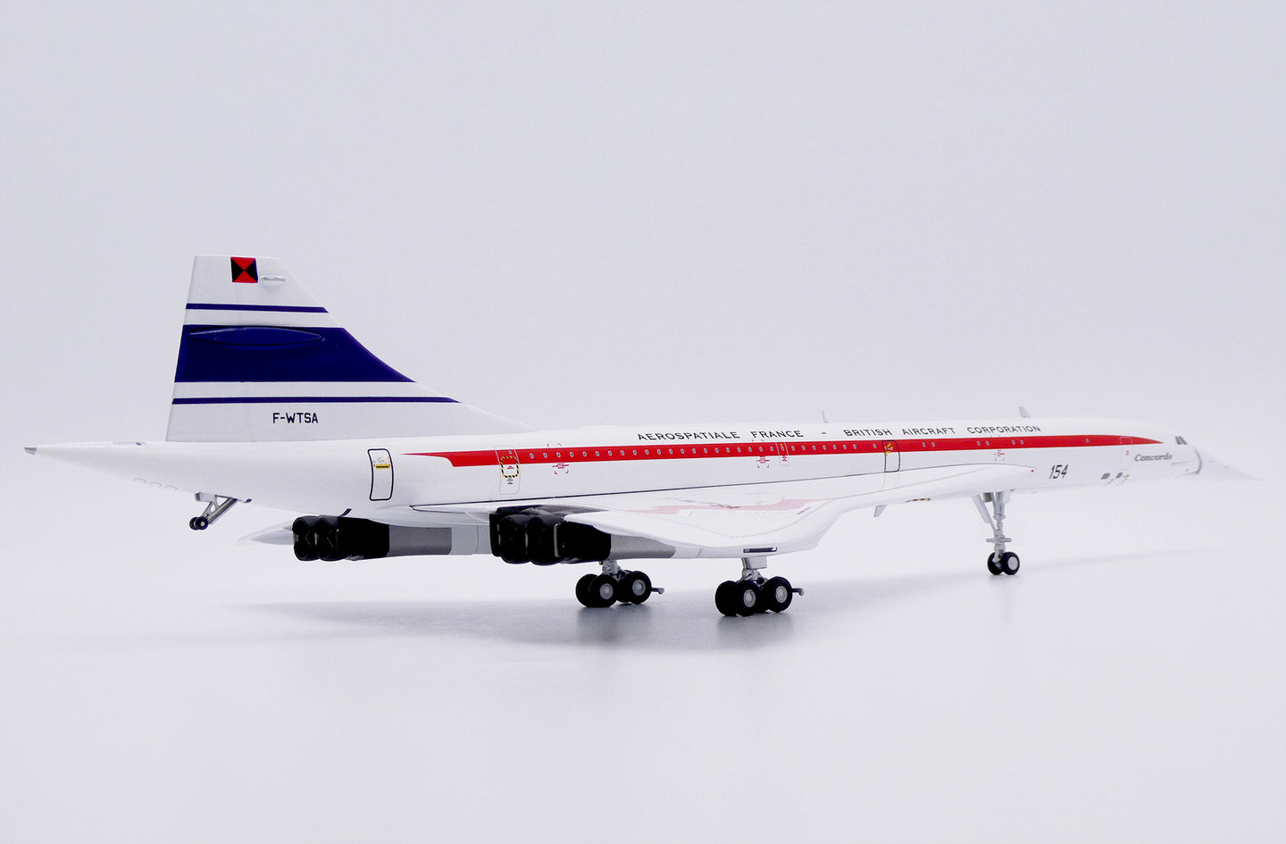 KJ MODELS AÉROSPATIALE-BAC CONCORDE HOUSE COLOURS REG: F-WTSA