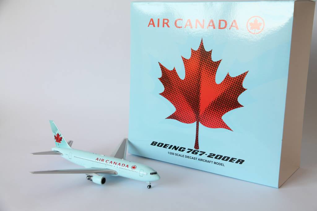 JC WINGS B767-233ER AIR CANADA REG: C-FBEG