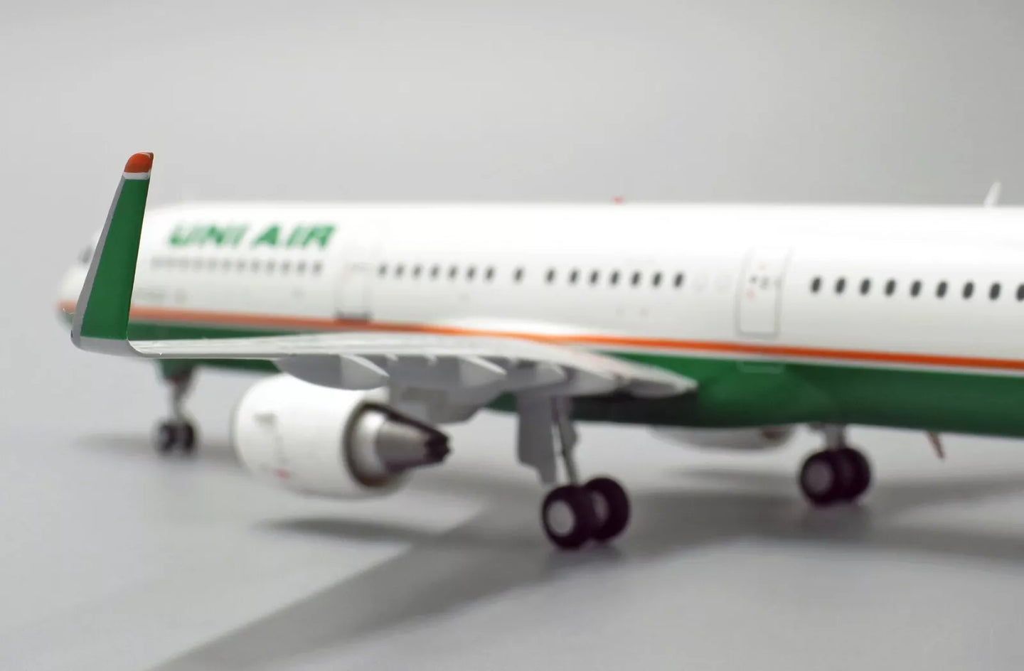 JCWINGS UNI AIR A321 REG: B-16210