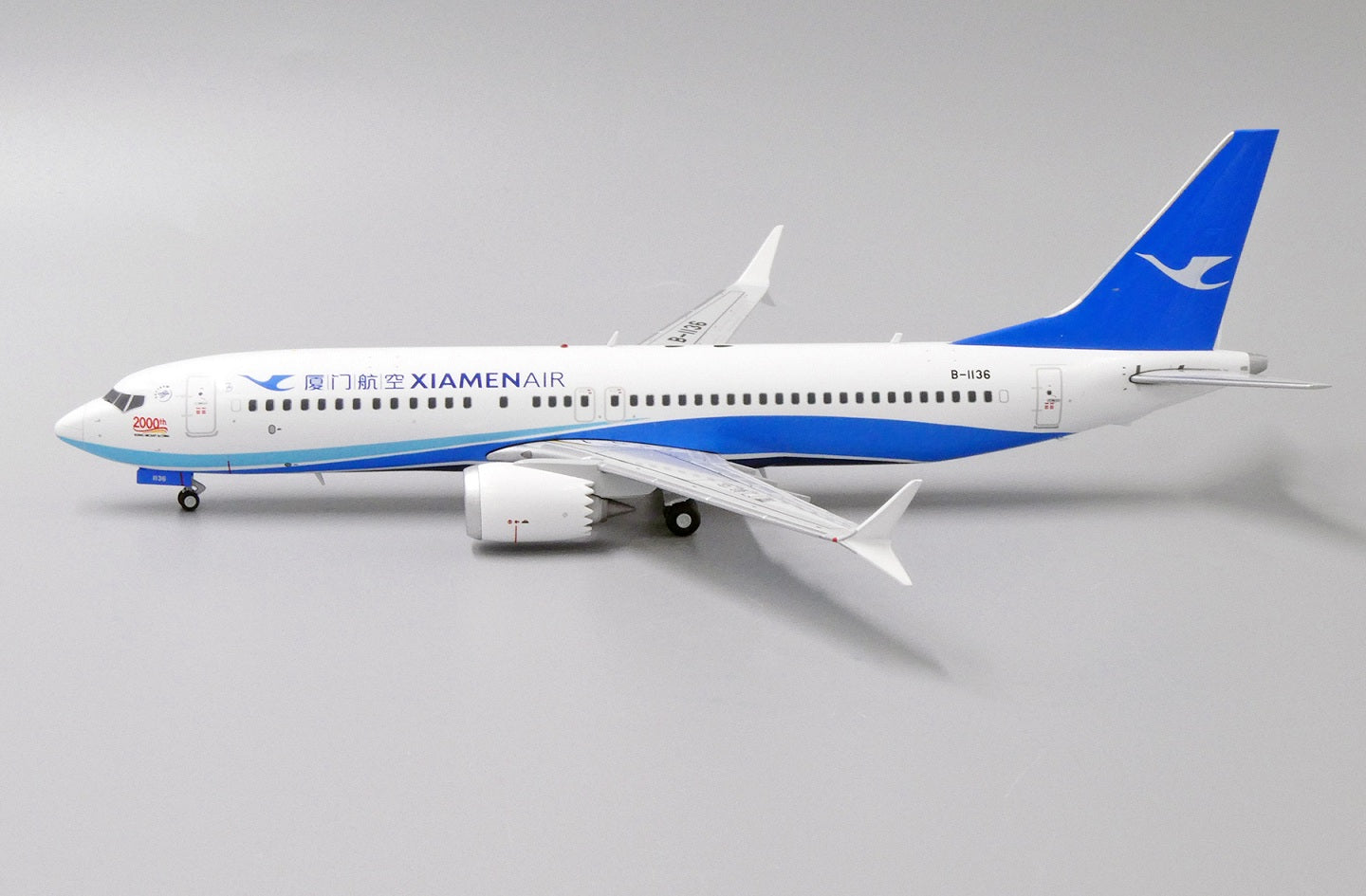 JC WINGS B737-8 MAX XIAMEN AIRLINES "2000TH" REG: B-1136