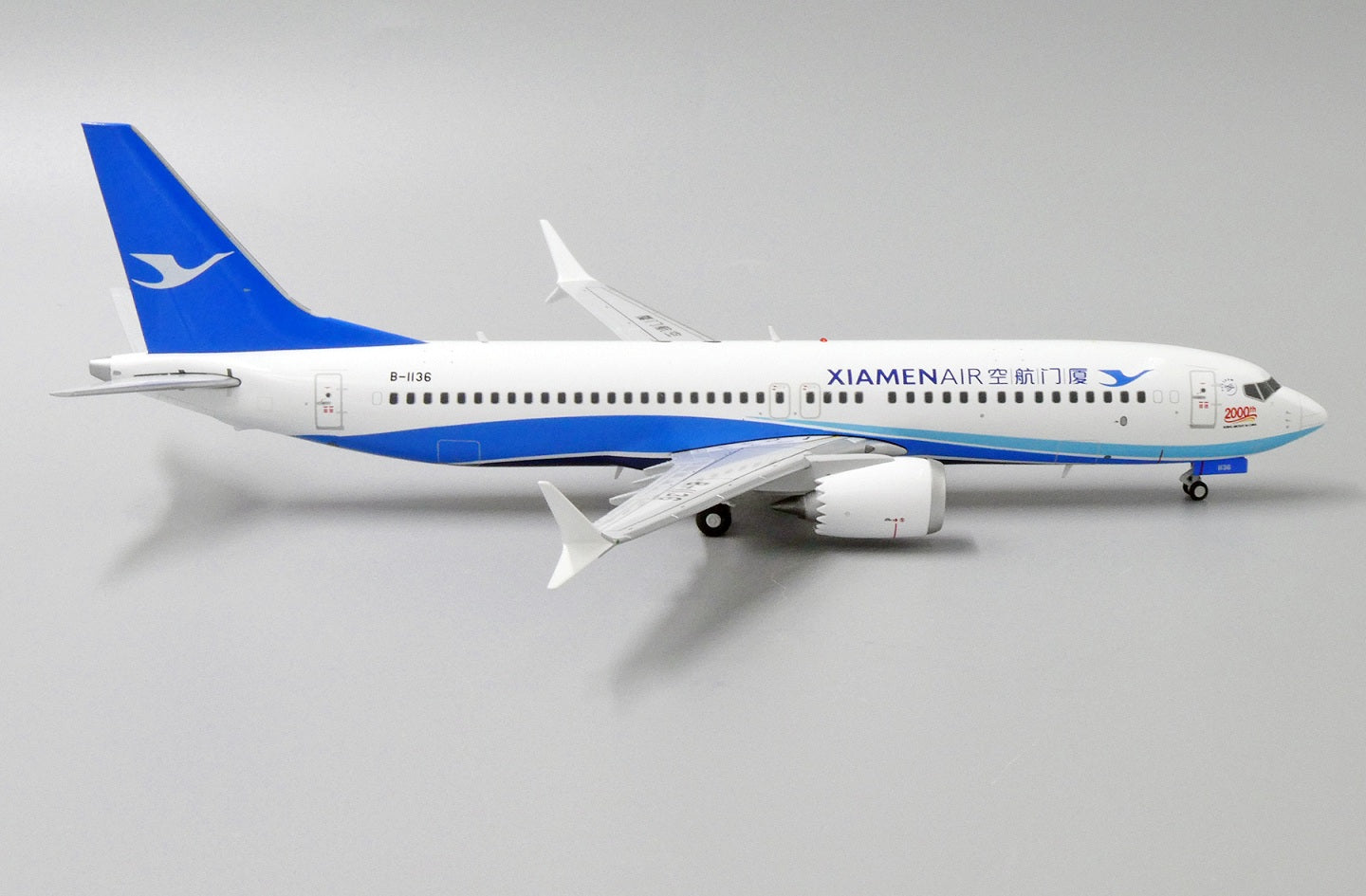 JC WINGS B737-8 MAX XIAMEN AIRLINES "2000TH" REG: B-1136