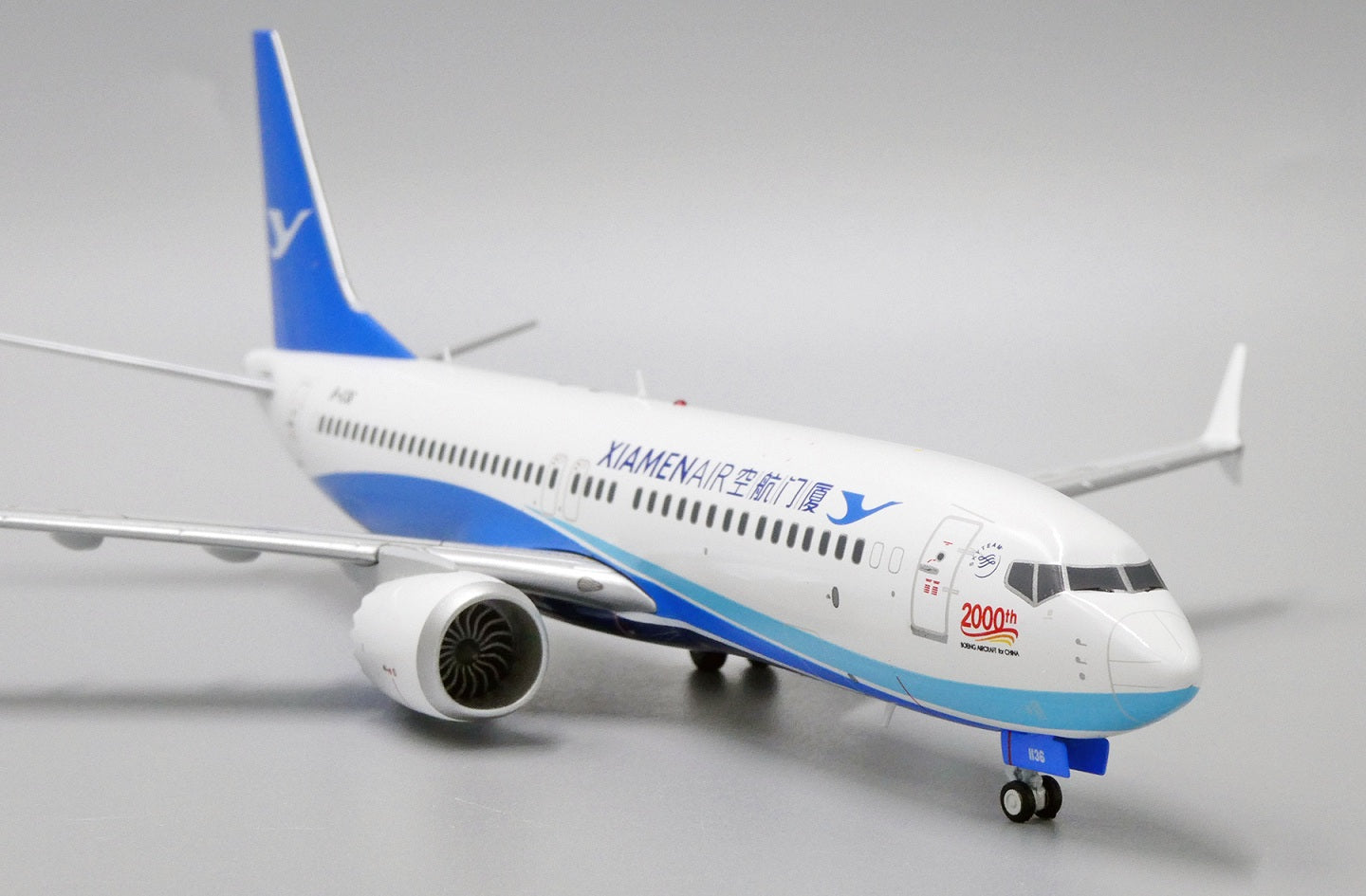 JC WINGS B737-8 MAX XIAMEN AIRLINES "2000TH" REG: B-1136