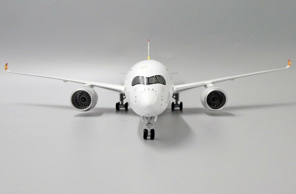 JC WINGS AIRBUS A350-900XWB HAINAN AIRLINES REG: B1070