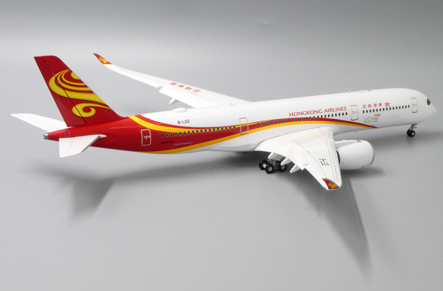 JC WINGS A350 HONG KONG AIRLINES (FLAPS DOWN) REG: B-LGE