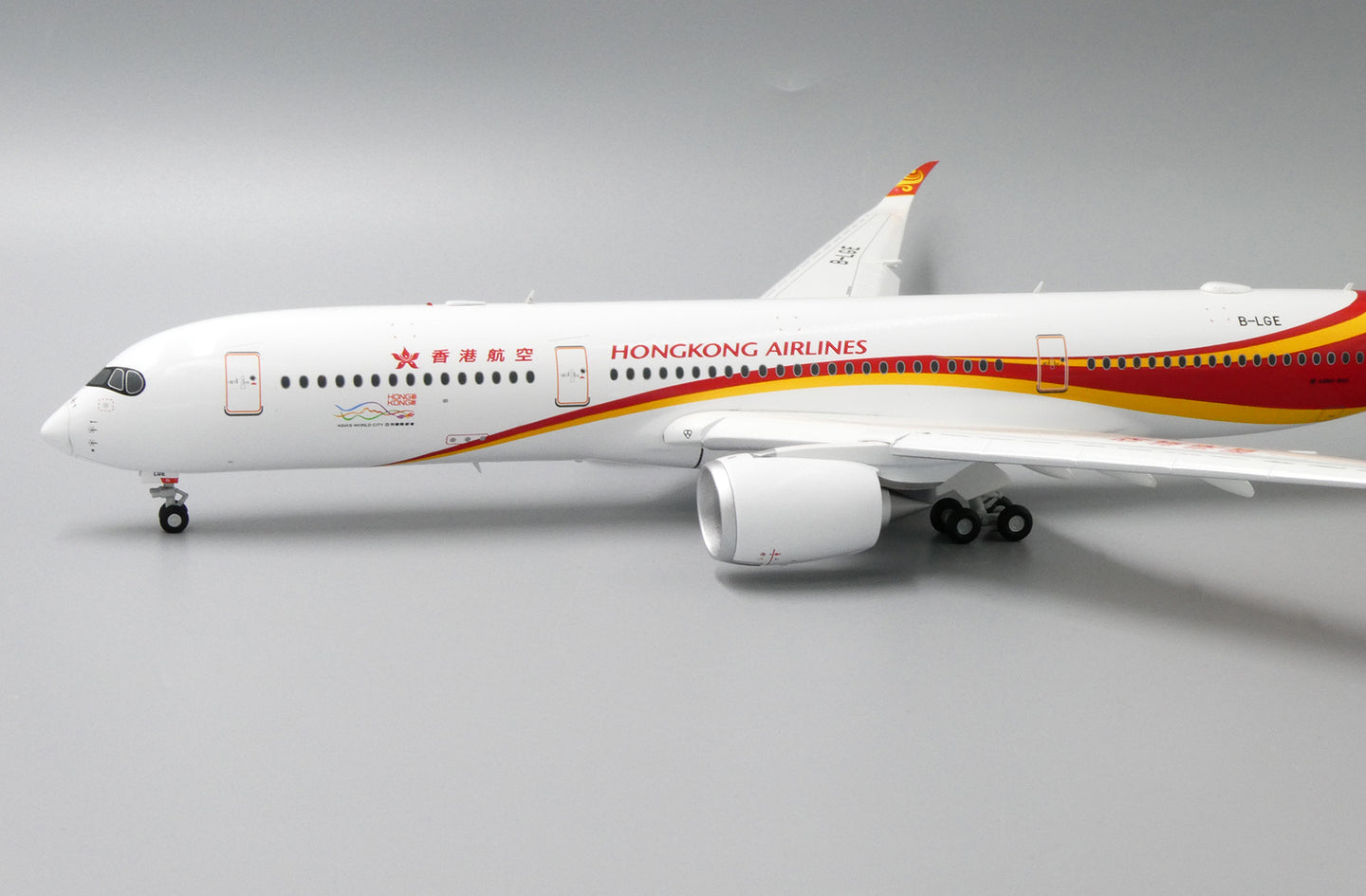 JC WINGS A350 HONG KONG AIRLINES (FLAPS DOWN) REG: B-LGE