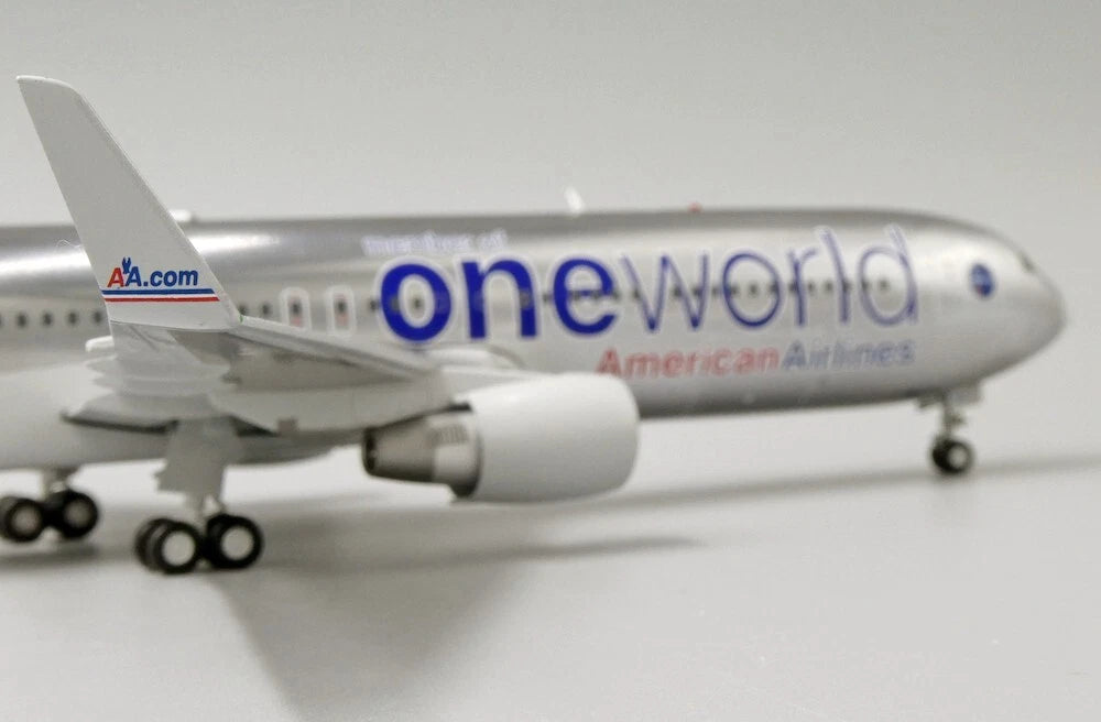 JCWINGS B767-300 ER AMERICAN AIRLINES 'ONEWORLD' REG N395AN