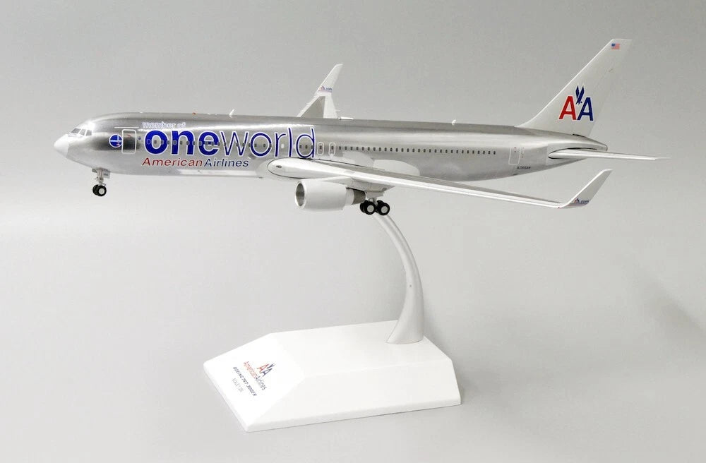 JCWINGS B767-300 ER AMERICAN AIRLINES 'ONEWORLD' REG N395AN