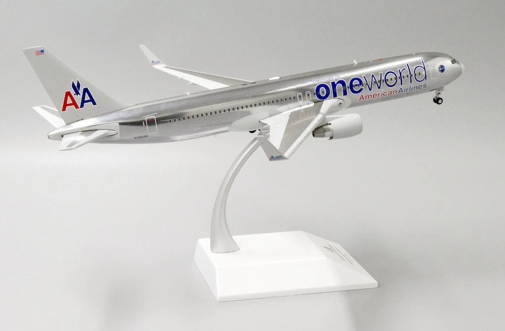 JCWINGS B767-300 ER AMERICAN AIRLINES 'ONEWORLD' REG N395AN