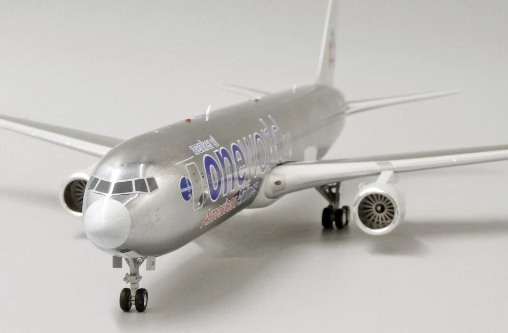 JCWINGS B767-300 ER AMERICAN AIRLINES 'ONEWORLD' REG N395AN