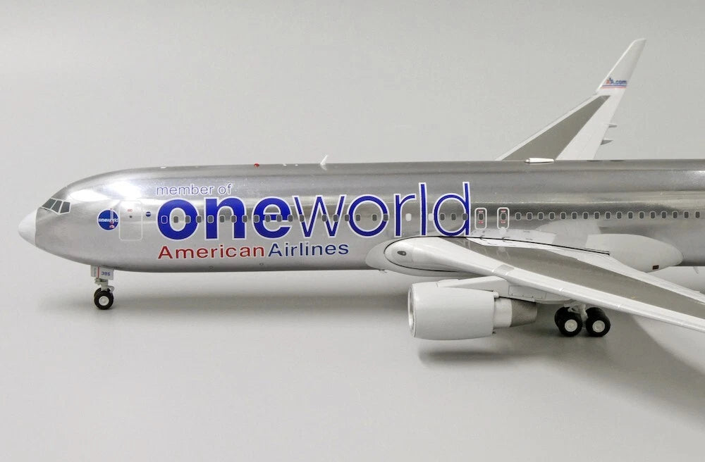 JCWINGS B767-300 ER AMERICAN AIRLINES 'ONEWORLD' REG N395AN