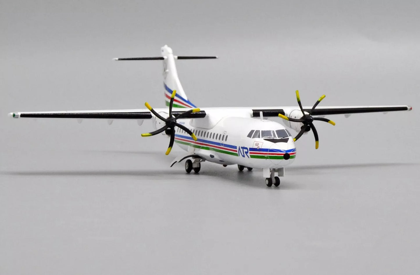 JC WINGS ATR42-300 HOUSE COLOUR REG: F-WEGA