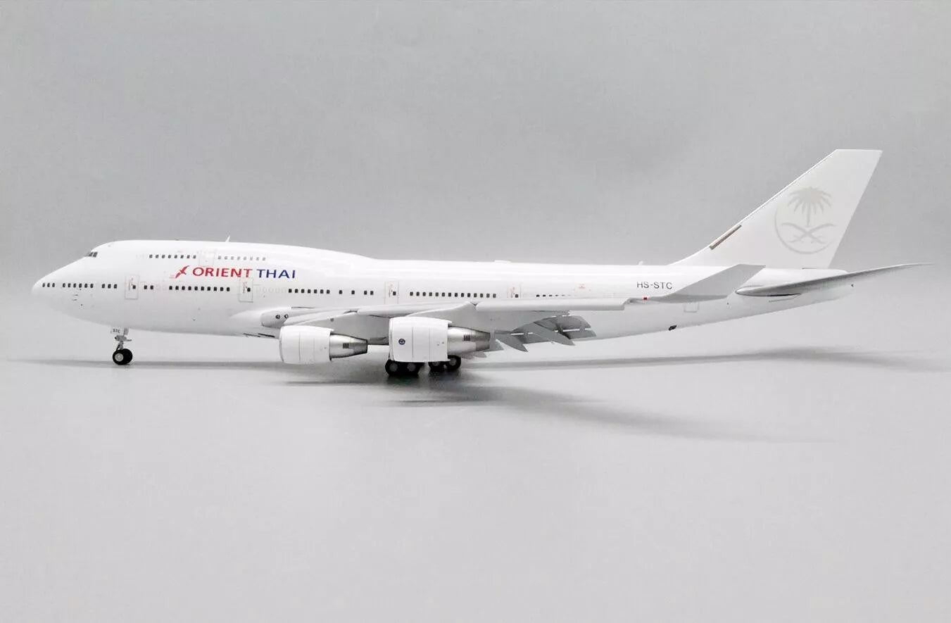 JC WINGS B747-400 ORIENT THAI AIRLINES REG: HS-STC (FLAPS DOWN) WITH STAND + KEYCHAIN