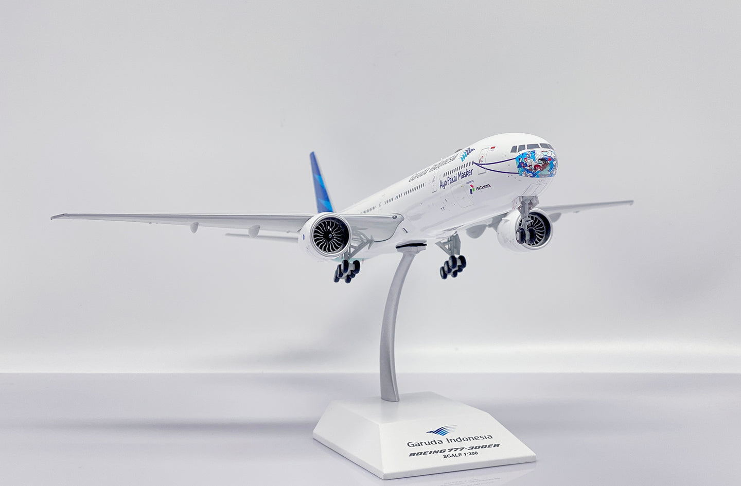 JC WINGS B777 GARUDA INDONESIA REG: PK-GIJ