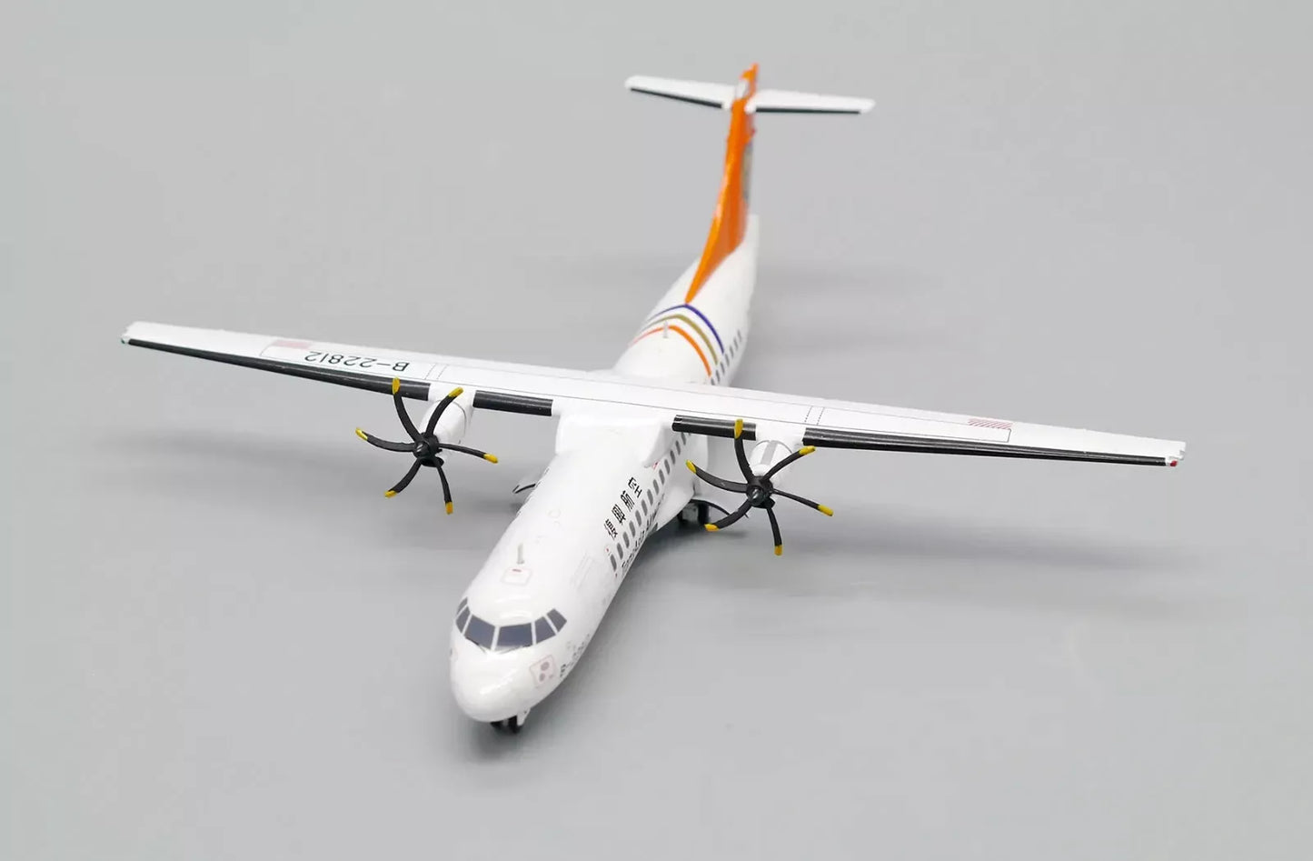 JC WINGS ATR72-500 TRANSASIA AIRWAYS REG: B-22812