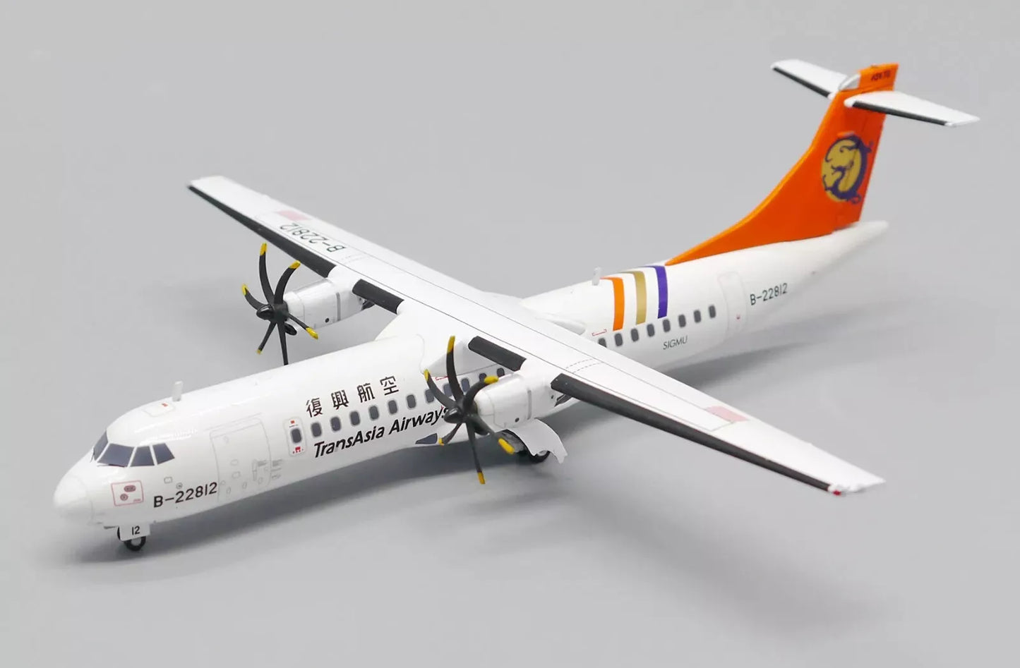 JC WINGS ATR72-500 TRANSASIA AIRWAYS REG: B-22812