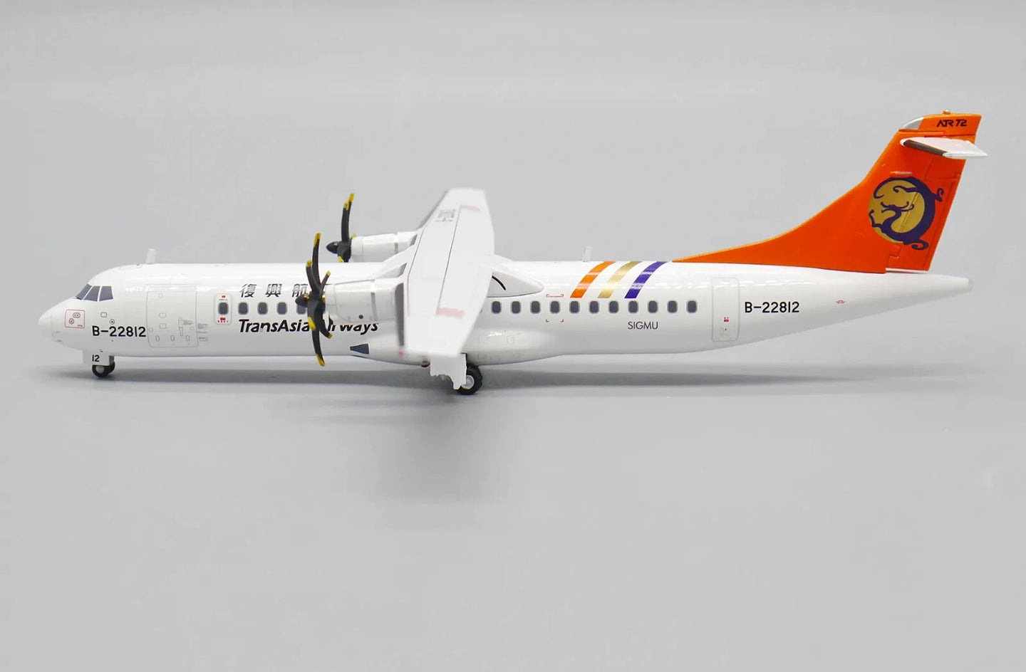 JC WINGS ATR72-500 TRANSASIA AIRWAYS REG: B-22812