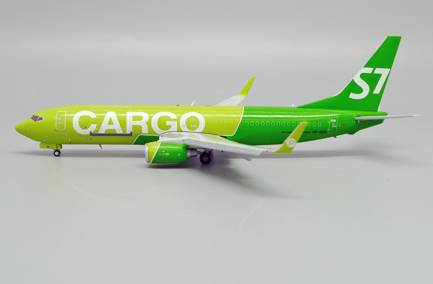 JC WINGS B737-800(BCF) S7 CARGO (FLAPS DOWN) REG: VP-BEN